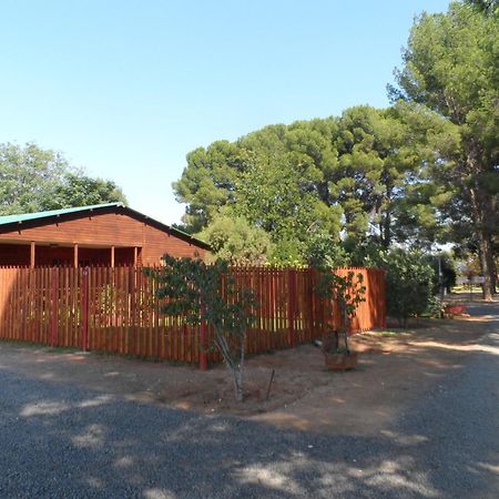 A Cherry Lane Self Catering And B&B Блоемфонтейн Екстериор снимка