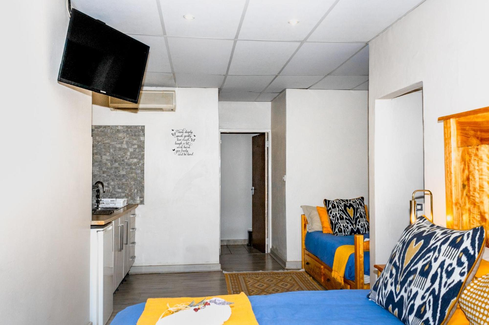 A Cherry Lane Self Catering And B&B Блоемфонтейн Екстериор снимка